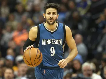 Oklahoma traspasa a Rick Rubio a Minnesota Timberwolves, su tercer equipo en menos de 72 horas Oklahoma traspasa a Rick Rubio a Minnesota Timberwolves, su tercer equipo en menos de 72 horas