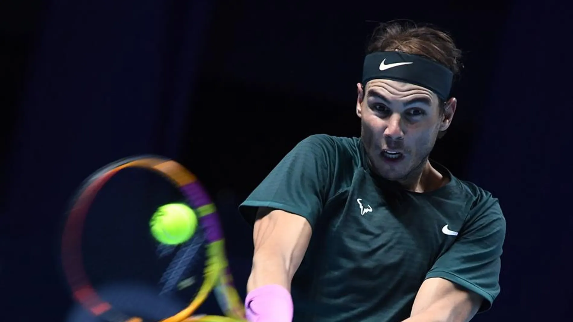 Rafael Nadal pasa a semifinales tras vencer al serbio en dos sets Rafael Nadal pasa a semifinales tras vencer al serbio en dos sets