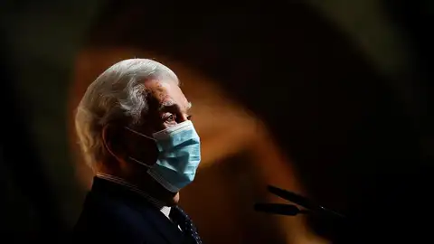 El escritor Mario Vargas Llosa El escritor Mario Vargas Llosa