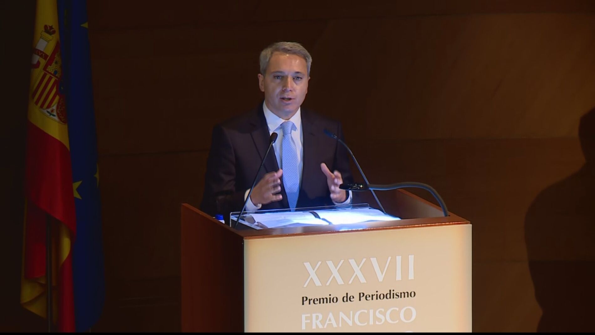 Vicente Vall&eacute;s recibe el Premio Francisco Cerecedo