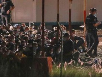 200 inmigrantes llegan a Barranco Seco