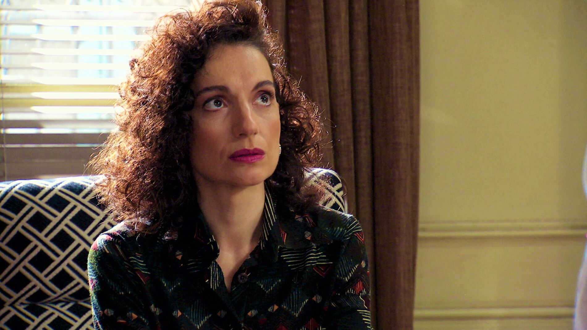 La preocupaci&oacute;n lleva a Estefan&iacute;a a escribir una misteriosa carta