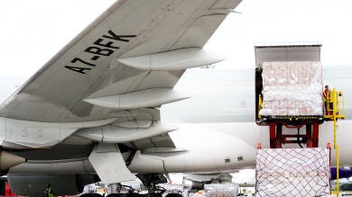 Aerolíneas españolas adaptan sus aviones para transportar las vacunas de coronavirus a temperatura ultrafría