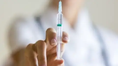Sanofy retrasas su vacuna contra el coronavirus Coronavirus