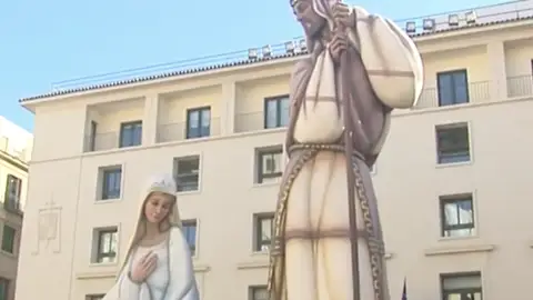 Polémica por el coste del Belén gigante de Alicante que bate el récord Guiness Polémica por el coste del Belén gigante de Alicante que bate el récord Guiness