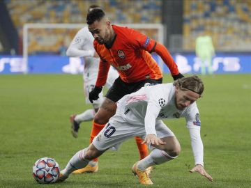 Modric en el partido del Real Madrid contra el Shakhtar