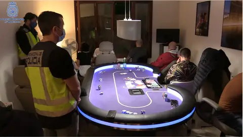 Desmantelada en Mallorca una timba clandestina con jugadores de alto poder adquisitivo que recibían incluso servicios de manicura Juego clandestino