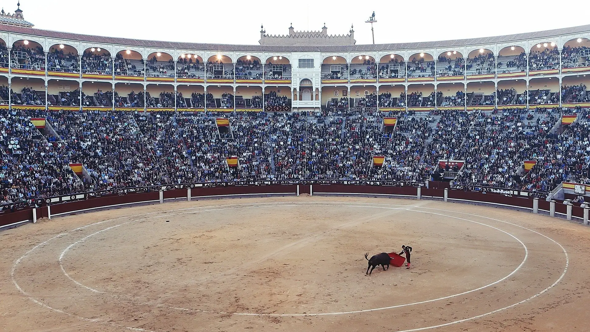 Archivada una denuncia contra el Ministro de Cultura por animar a ir al teatro pero no a los toros Toros