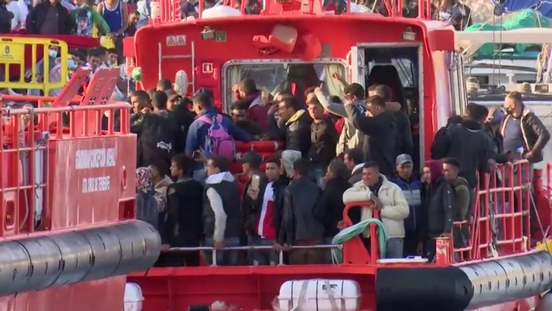 Récord histórico de llegada de inmigrantes a Canarias en noviembre Récord histórico de llegada de inmigrantes a Canarias en noviembre