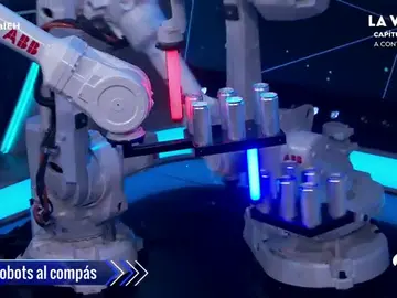 Marron logra sorprender a Rafa Nadal con los brazos robóticos que se mueven al compás, ¡qué pasada! Marron logra sorprender a Rafa Nadal con los brazos robóticos que se mueven al compás, ¡qué pasada!