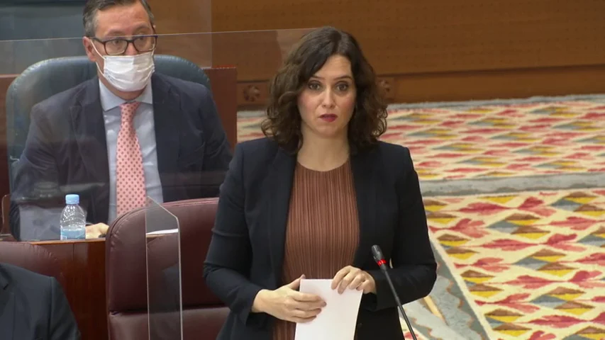 Ayuso se compromete a rebajar medio punto el tramo del IRPF auton&oacute;mico: "Madrid es un para&iacute;so de libertad, no fiscal" 