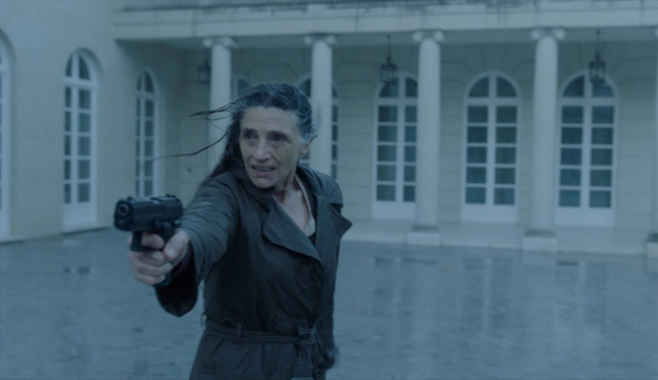 Una abuela de armas tomar: Emilia mata al presidente de España para salvar a Marta