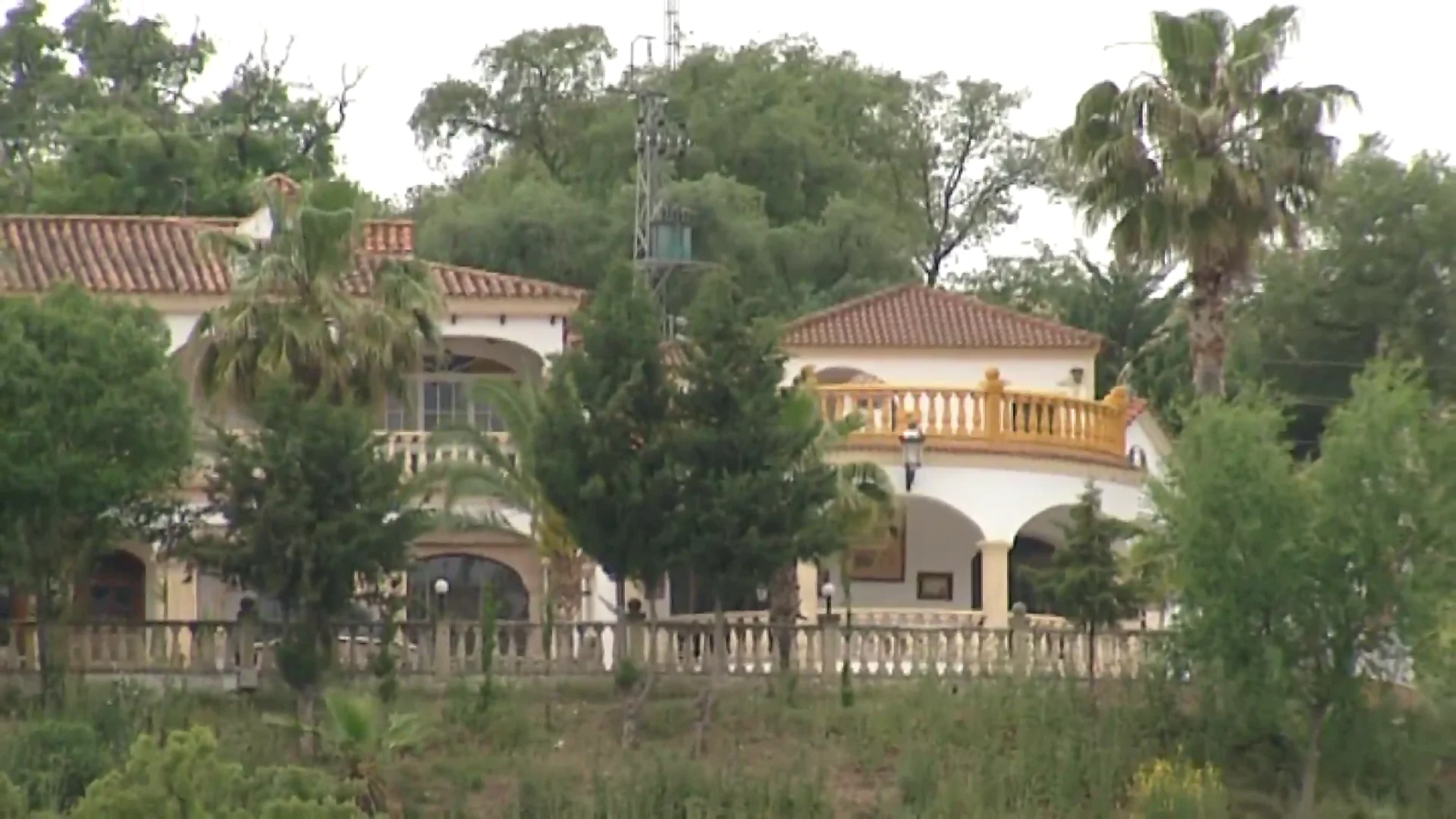 Fiestas de lujo en 'Ambiciones': Jesulín de Ubrique alquila su mítica finca en Cádiz Fiestas de lujo en 'Ambiciones': Jesulín de Ubrique alquila su mítica finca en Cádiz