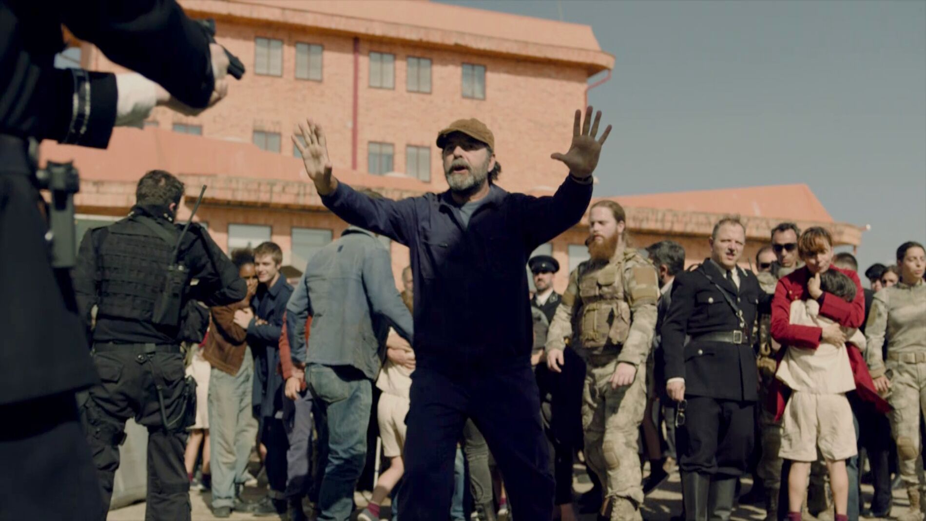 Un mot&iacute;n en la valla logra lo que parec&iacute;a imposible: los ni&ntilde;os han sido liberados