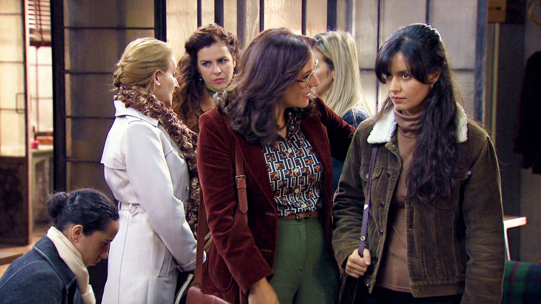 Loreto, una joven con un pasado dif&iacute;cil llega a la plaza de los Frutos