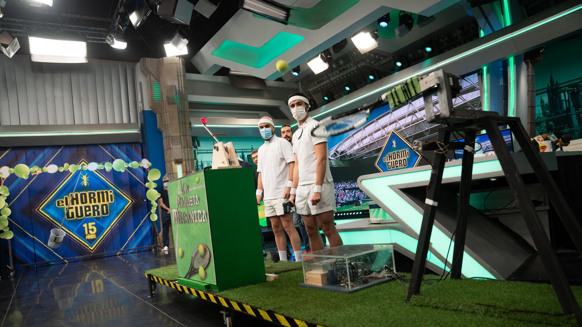 Marron se mete en un l&iacute;o por Rafa Nadal con una catapulta y una raqueta: "Hab&eacute;is arriesgado mucho"