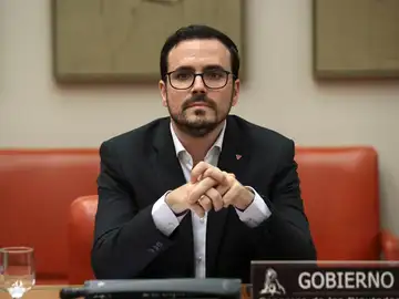 Alberto Garzón estudia ampliar los servicios bucodentales en la sanidad pública Alberto Garzón estudia ampliar los servicios bucodentales en la sanidad pública