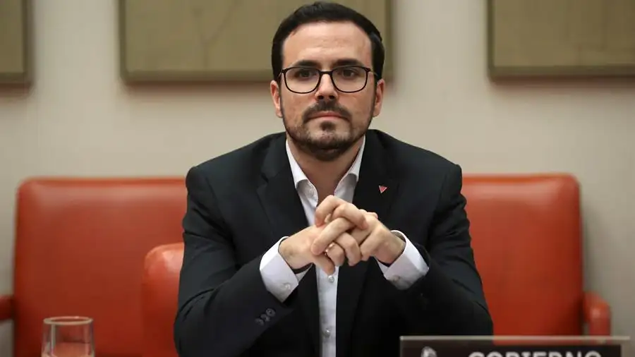 Alberto Garzón estudia ampliar los servicios bucodentales en la sanidad pública Alberto Garzón estudia ampliar los servicios bucodentales en la sanidad pública