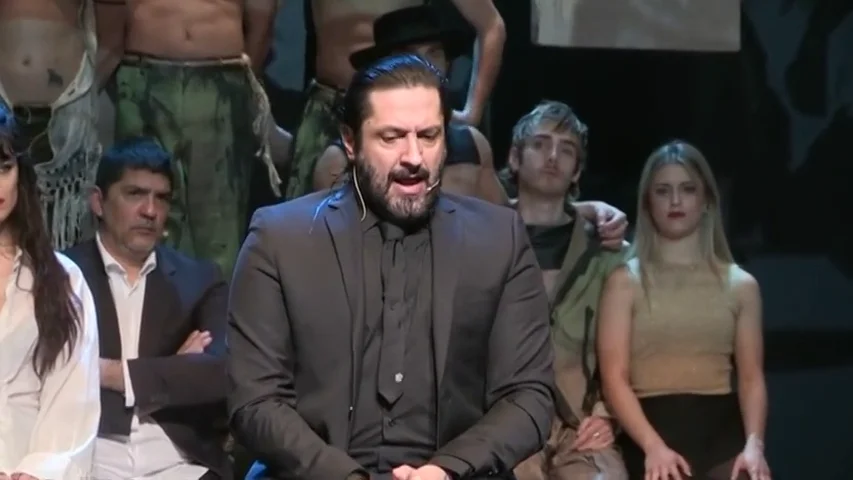 Rafael Amargo proclama que es inocente: "Estoy bien porque estoy donde tengo que estar, en las tablas"