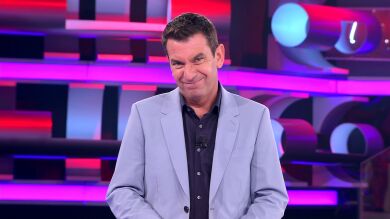 Arturo Valls ‘lamenta’ el doble sentido del nombre de una concursante de ‘¡Ahora caigo!’