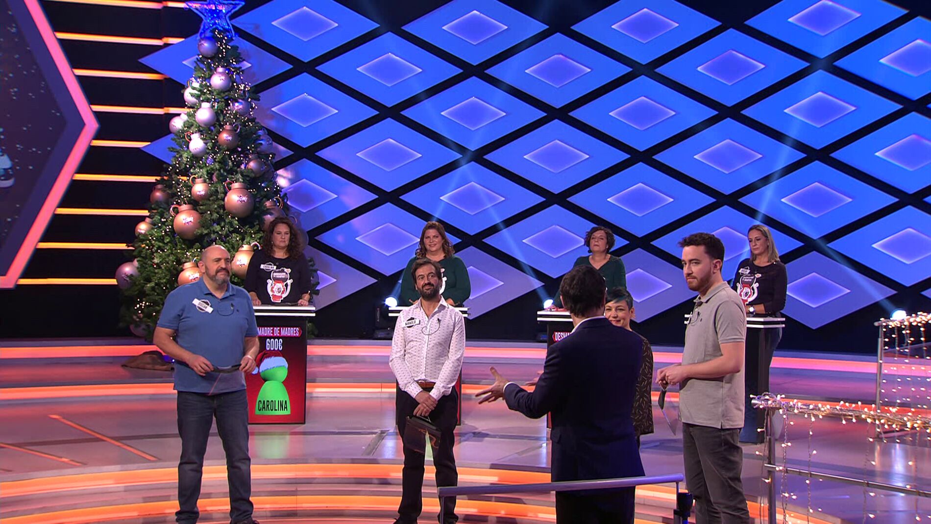 ¿Qué simboliza el árbol de Navidad? ‘Los dispersos’ la aciertan con mucha chispa