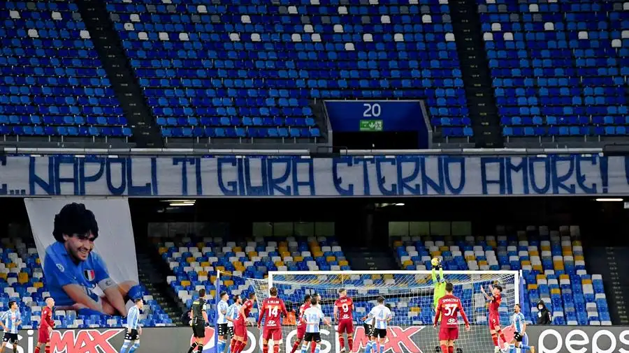 Ya es oficial: el estadio de San Paolo de Nápoles pasa a llamarse 'Diego Armando Maradona' Ya es oficial: el estadio de San Paolo de Nápoles pasa a llamarse 'Diego Armando Maradona'