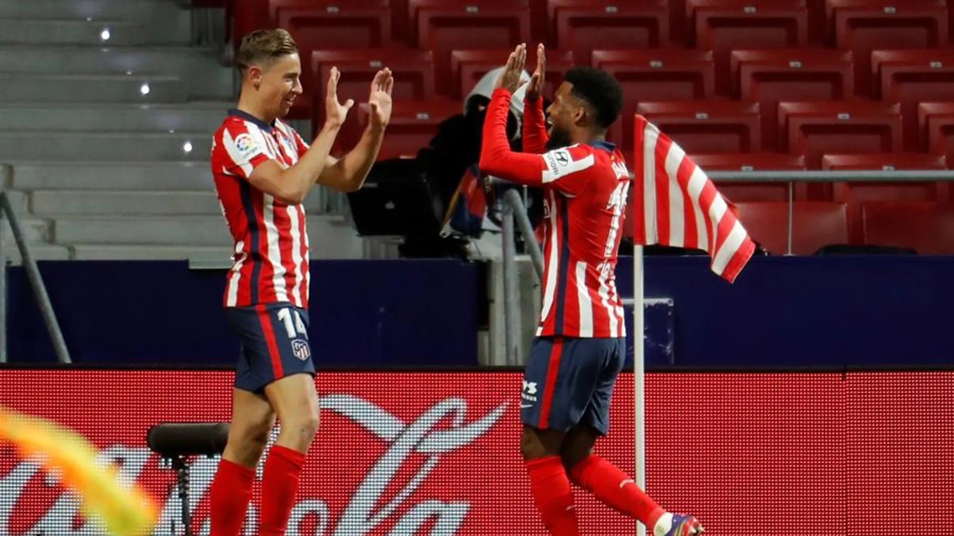 Lemar y Marcos Llorente someten al Valladolid y mantienen al Atlético invicto en LaLiga Lemar y Marcos Llorente someten al Valladolid y mantienen al Atlético invicto en LaLiga