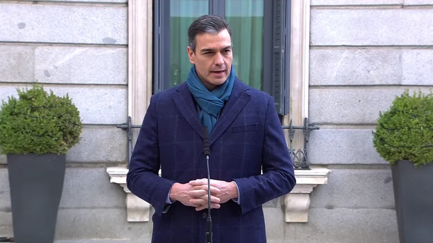 Pedro Sánchez, obligado a repetir la declaración sobre la Constitución al fallar el sonido Pedro Sánchez, obligado a repetir la declaración sobre la Constitución al fallar el sonido