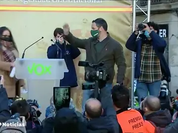 Santiago Abascal e Inés Arrimadas ausentes del acto del Día de la Constitución para hacer campaña en Cataluña Santiago Abascal e Inés Arrimadas ausentes del acto del Día de la Constitución para hacer campaña en Cataluña