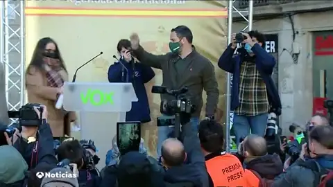 Santiago Abascal e Inés Arrimadas ausentes del acto del Día de la Constitución para hacer campaña en Cataluña Santiago Abascal e Inés Arrimadas ausentes del acto del Día de la Constitución para hacer campaña en Cataluña