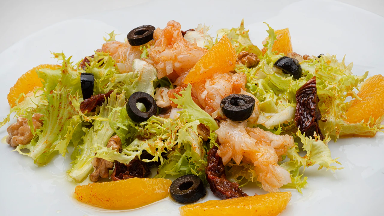 Karlos Arguiñano elabora la receta de ensalada de … Image of Karlos Arguiñano elabora la receta de ensalada de …