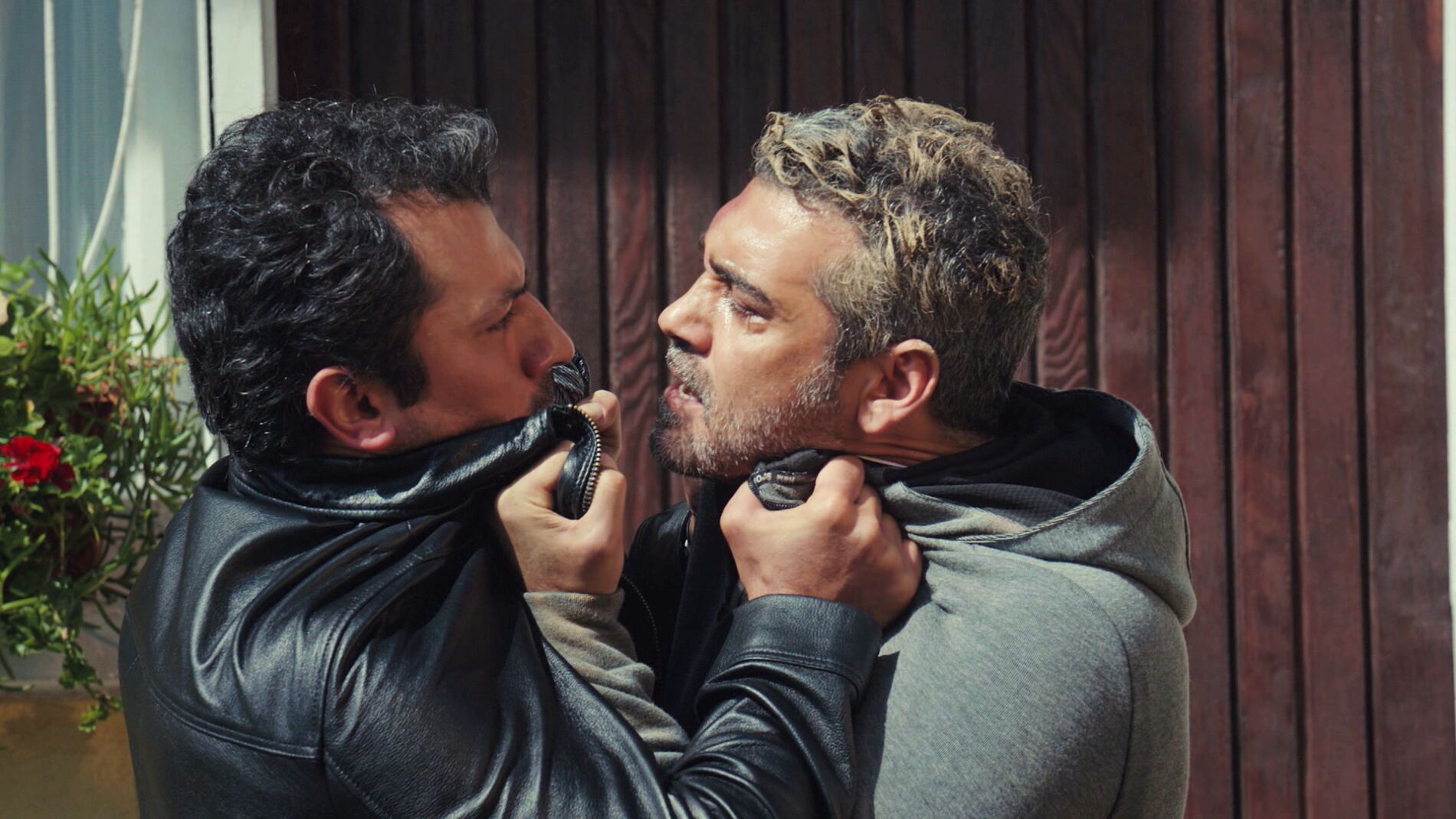 &iexcl;M&aacute;xima tensi&oacute;n! Sarp y Arif, pasado y presente de Bahar, cara a cara