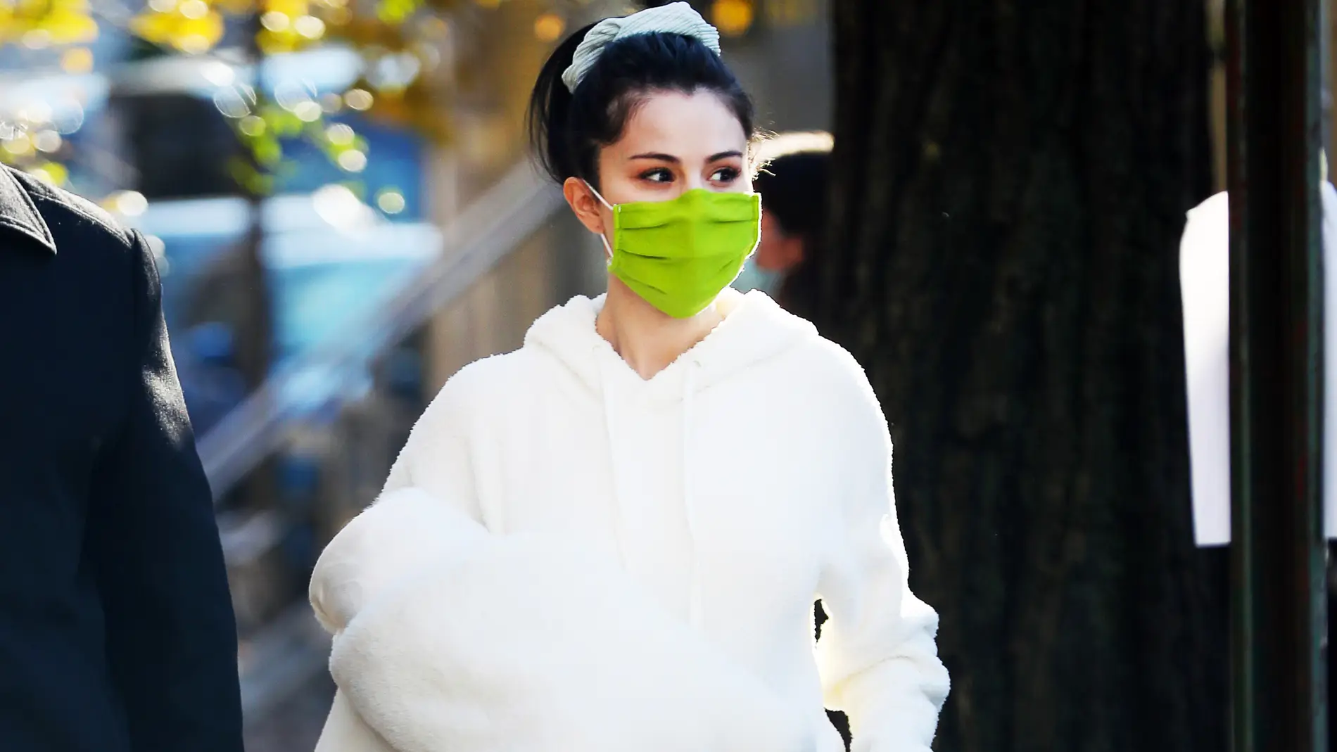 Selena Gomez no olvida su manta para hacer frente al frío 