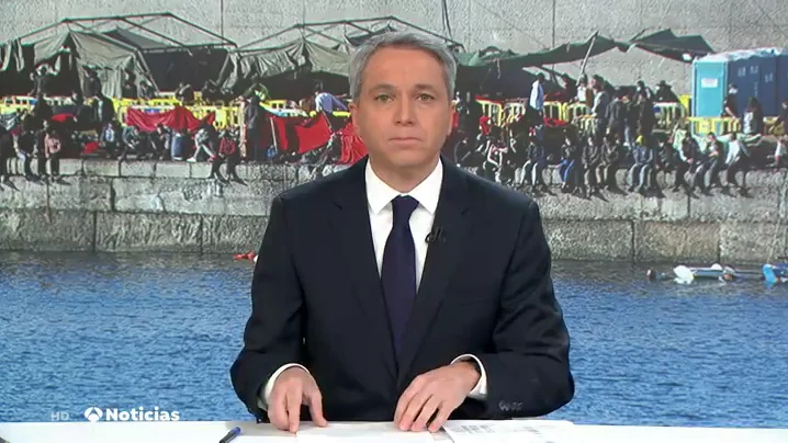 Vicente Vallés analiza la respuesta del Gobierno sobre los traslados de inmigrantes a la Península Vicente Vallés analiza la respuesta del Gobierno sobre los traslados de inmigrantes a la Península
