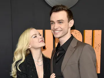 Dove Cameron y Thomas Doherty Dove Cameron y Thomas Doherty