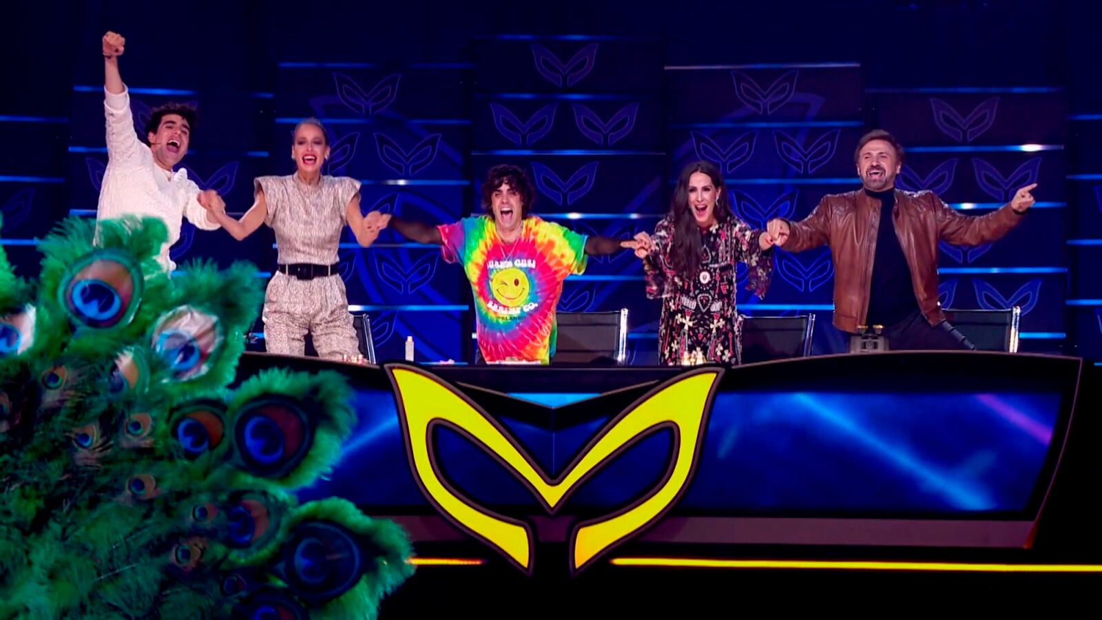 Los investigadores de ‘Mask Singer’ se marcan un ‘total five’ con la identidad del Pavo Real 