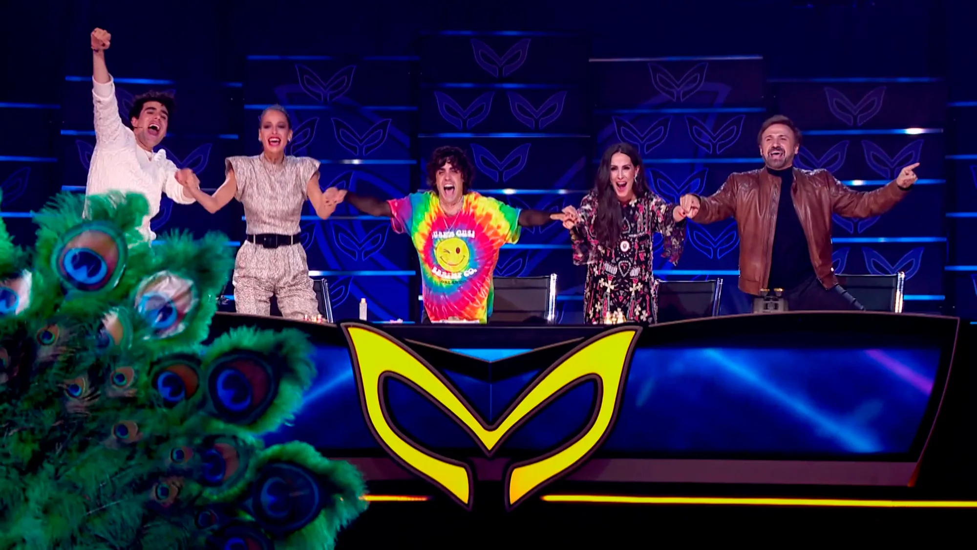 Los investigadores de ‘Mask Singer’ se marcan un ‘total five’ con la identidad del Pavo Real 