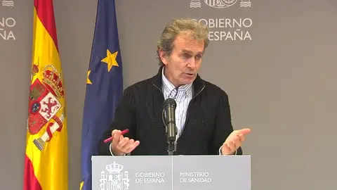 Fernando Simón considera que los 3.600 fallecidos más contabilizados por el INE no modifican las decisiones de Sanidad Fernando Simón considera que los 3.600 fallecidos más contabilizados por el INE no modifican las decisiones de Sanidad