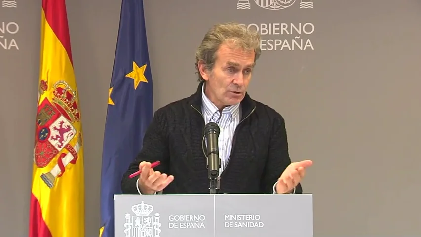 Fernando Simón considera que los 3.600 fallecidos más contabilizados por el INE no modifican las decisiones de Sanidad Fernando Simón considera que los 3.600 fallecidos más contabilizados por el INE no modifican las decisiones de Sanidad