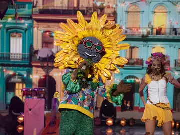 El Girasol pone en pie al público de ‘Mask Singer’ al ritmo de ‘Despacito’ de Luis Fonsi El Girasol pone en pie al público de ‘Mask Singer’ al ritmo de ‘Despacito’ de Luis Fonsi