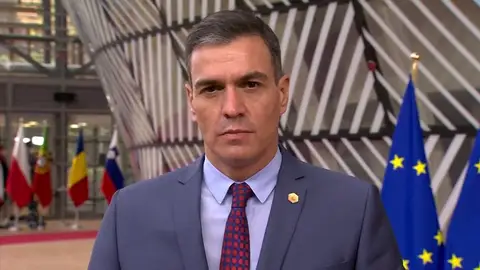 Pedro Sánchez se solidariza con las víctimas del incendio de la nave okupada de Badalona Pedro Sánchez se solidariza con las víctimas del incendio de la nave okupada de Badalona