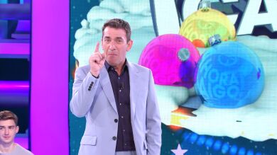 El mensaje de Arturo Valls a todos los padres y madres que ayudan a sus hijos con los trabajos del colegio