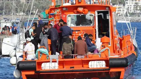 Siguen acogiendo inmigrantes en los hoteles del sur de Canarias Siguen acogiendo inmigrantes en los hoteles del sur de Canarias