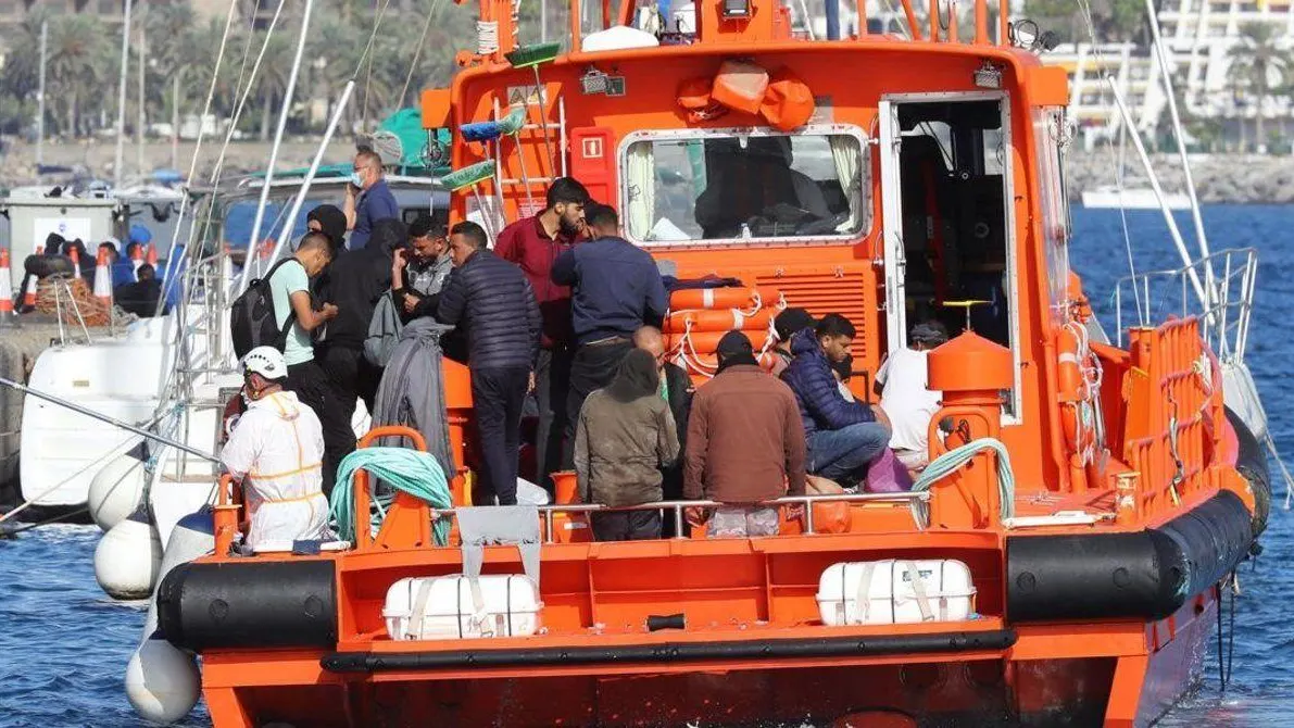 Siguen acogiendo inmigrantes en los hoteles del sur de Canarias Siguen acogiendo inmigrantes en los hoteles del sur de Canarias