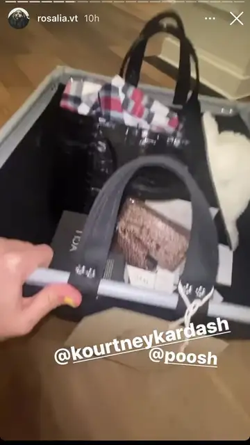 Los regalos de Kourtney a Rosalía Los regalos de Kourtney a Rosalía