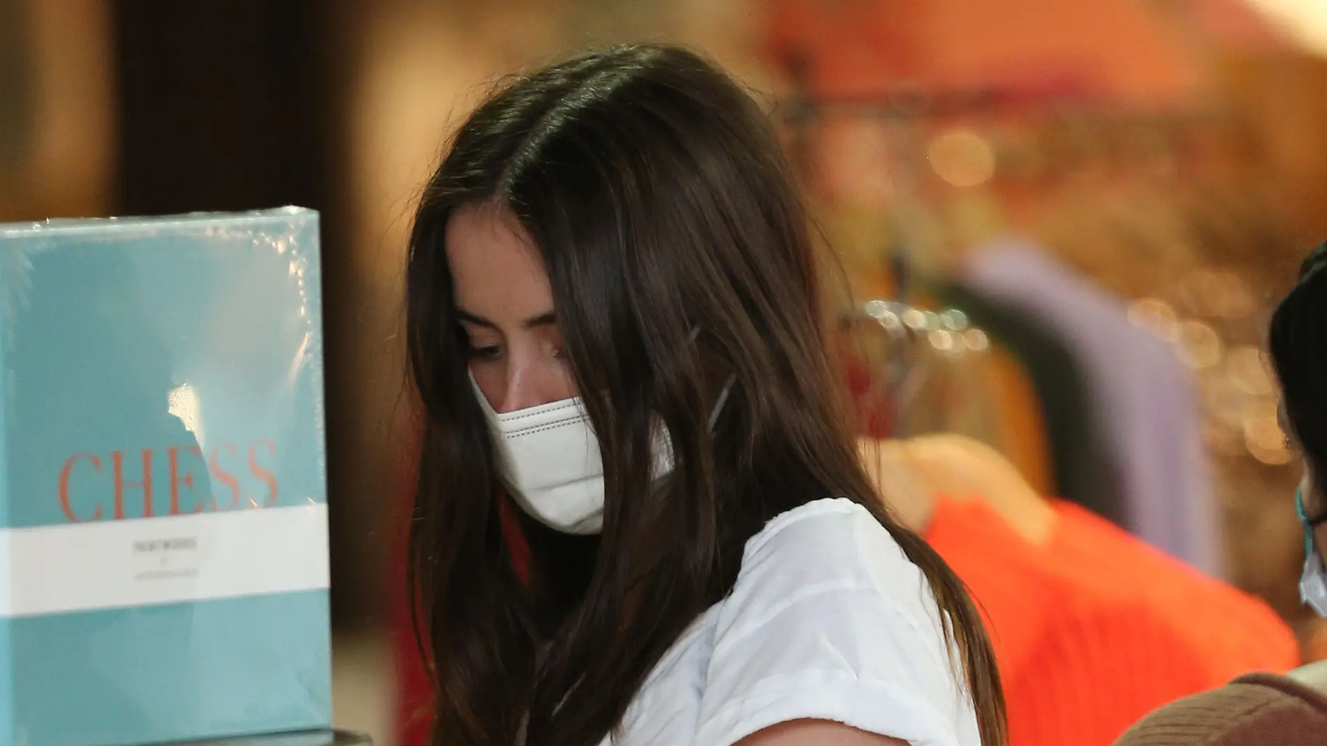 Ana de Armas aprovecha los descuentos para hacer compras navideñas