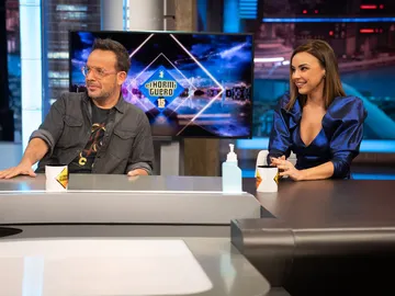 La petición de Àngel Llàcer a Chenoa en 'El Hormiguero 3.0': "Yo quiero ser tu padrino de bodas" La petición de Àngel Llàcer a Chenoa en 'El Hormiguero 3.0': "Yo quiero ser tu padrino de bodas"
