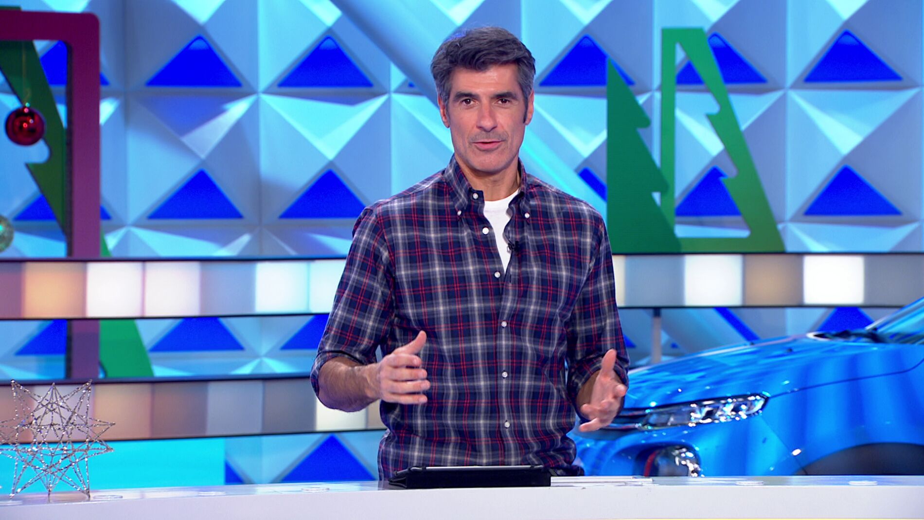 Jorge Fern&aacute;ndez amenaza con cobrar las consonantes a una concursante