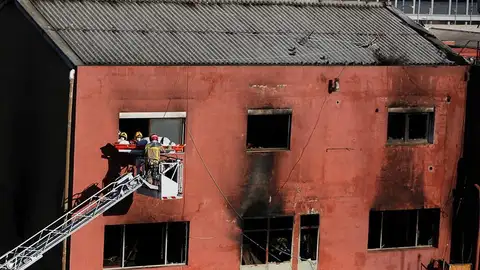 Incendio en una nave okupada de Badalona Incendio en una nave okupada de Badalona