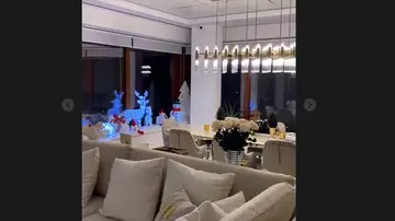 El lujoso salón navideño de Georgina Rodríguez y Cristiano Ronaldo El lujoso salón navideño de Georgina Rodríguez y Cristiano Ronaldo